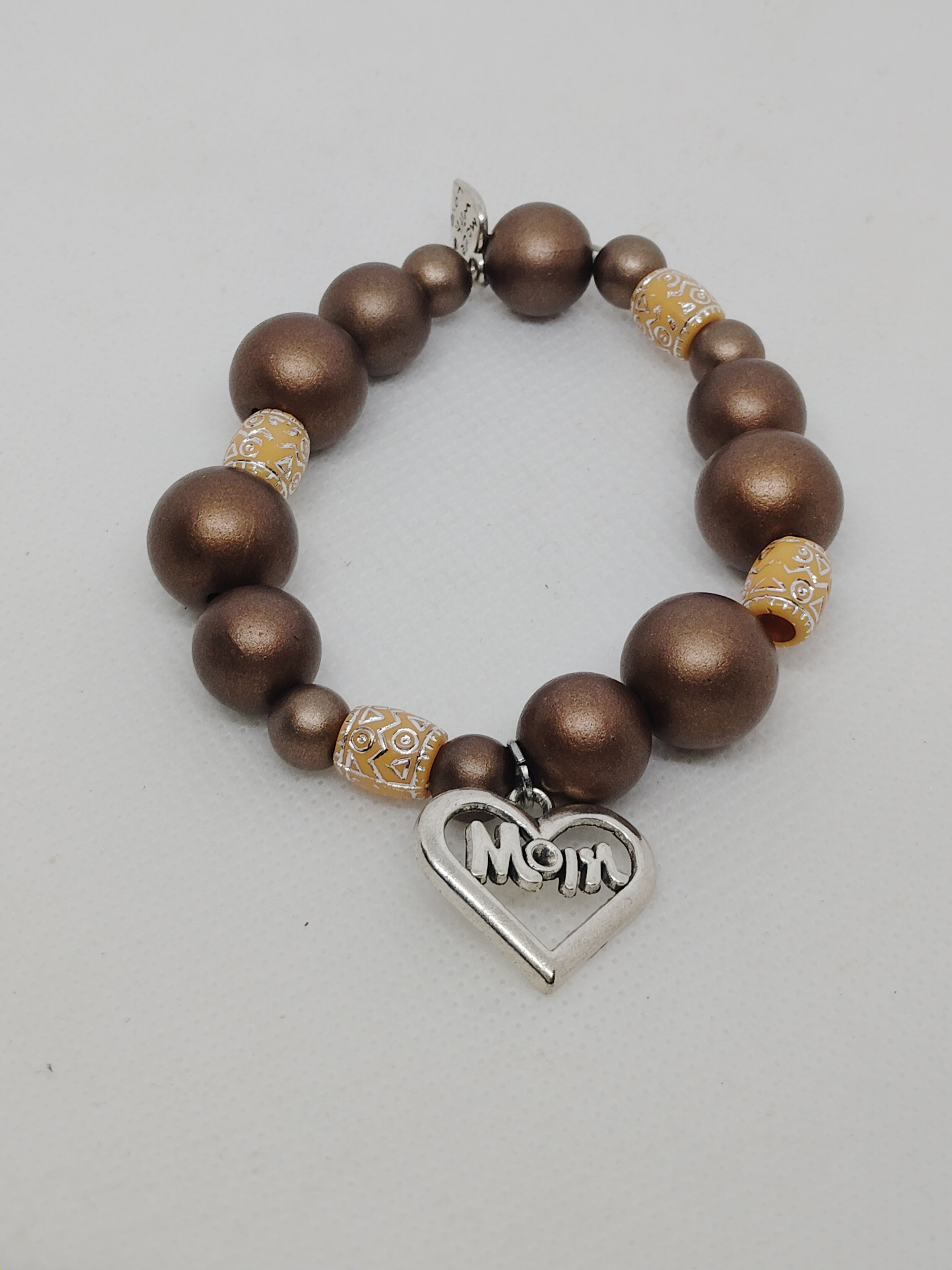 Elegant Heart Charm "Mom" Beaded Bracelet - Perfect Gift for Her