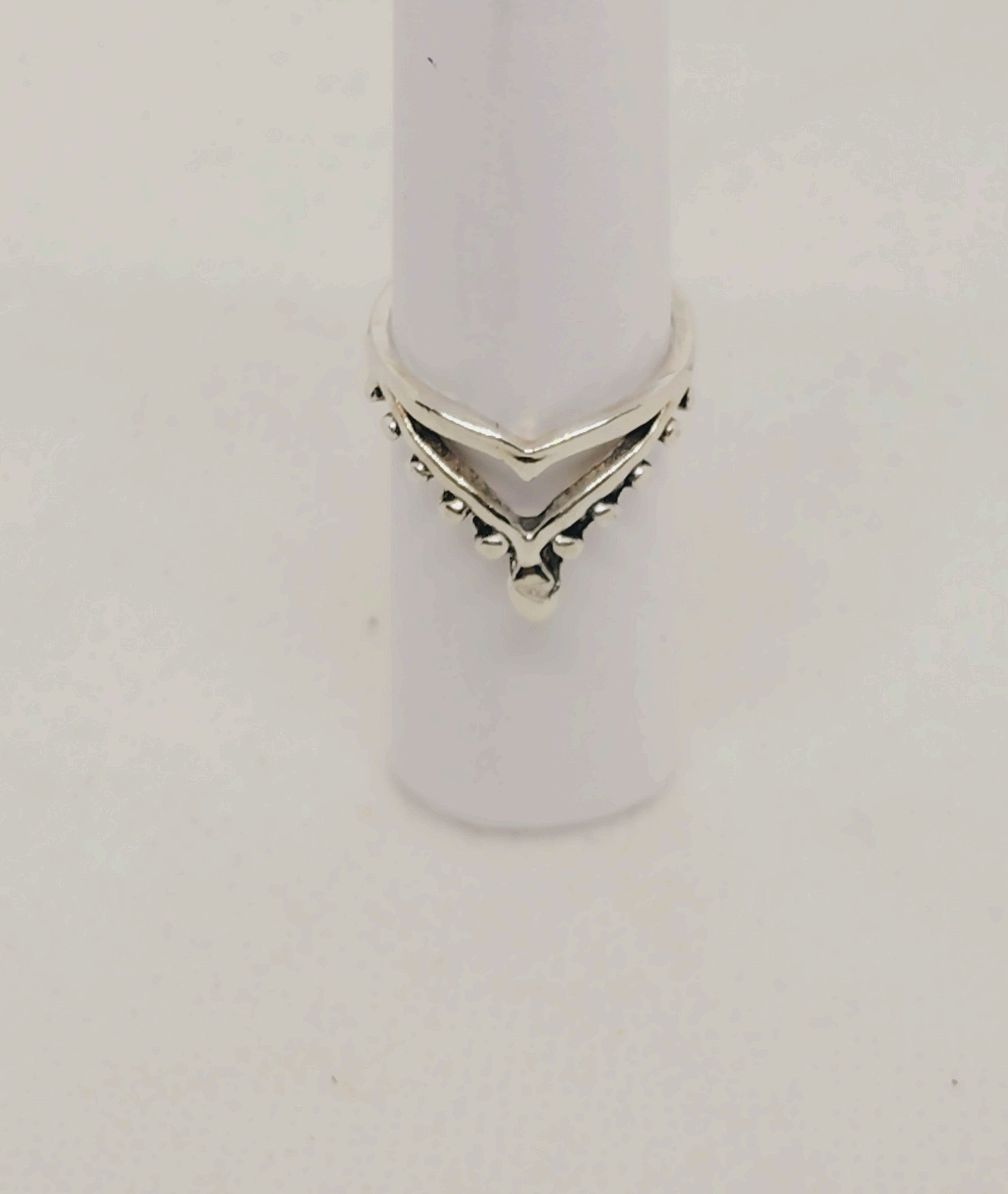 Elegant V-Shaped Sterling Silver Statement Ring Size 6