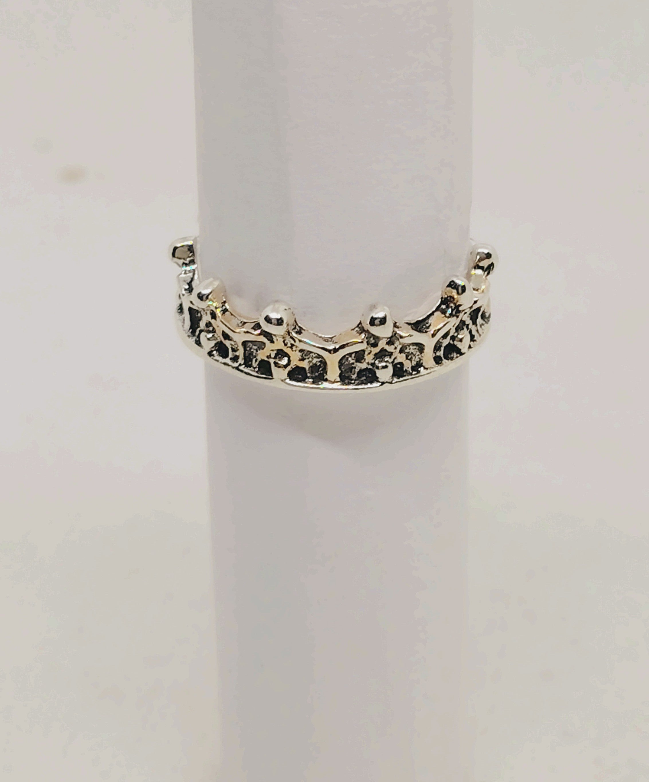 Regal Crown Silver Tone Ring – Unique Royal-Inspired Jewelry size 6