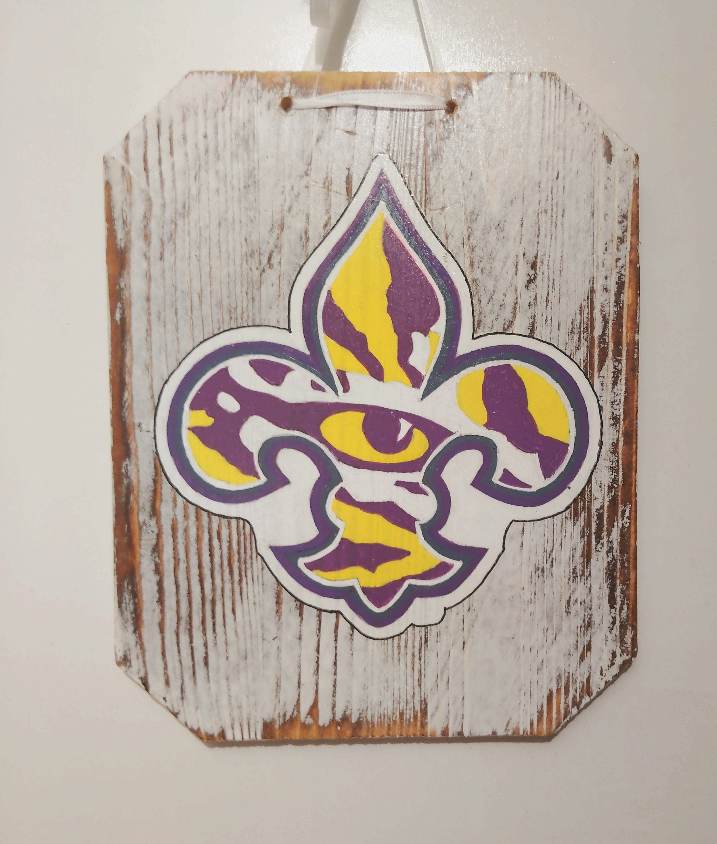 Wooden Wall Plaque with Fleur-de-Lis and Tiger Stripes Design